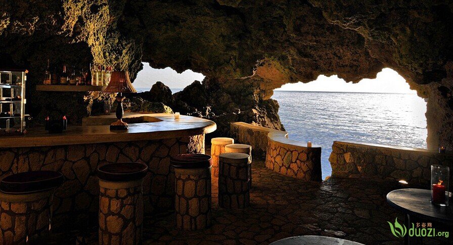 风景别致迷人的牙买加洞穴别墅